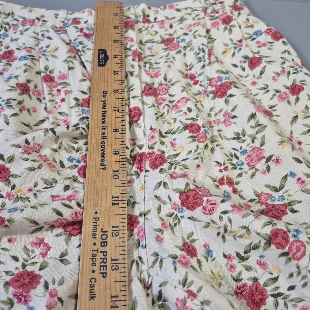 Vintage Shorts Womens 10 Cream Floral Linen‎ Blend High Rise Pleated Cottagecore